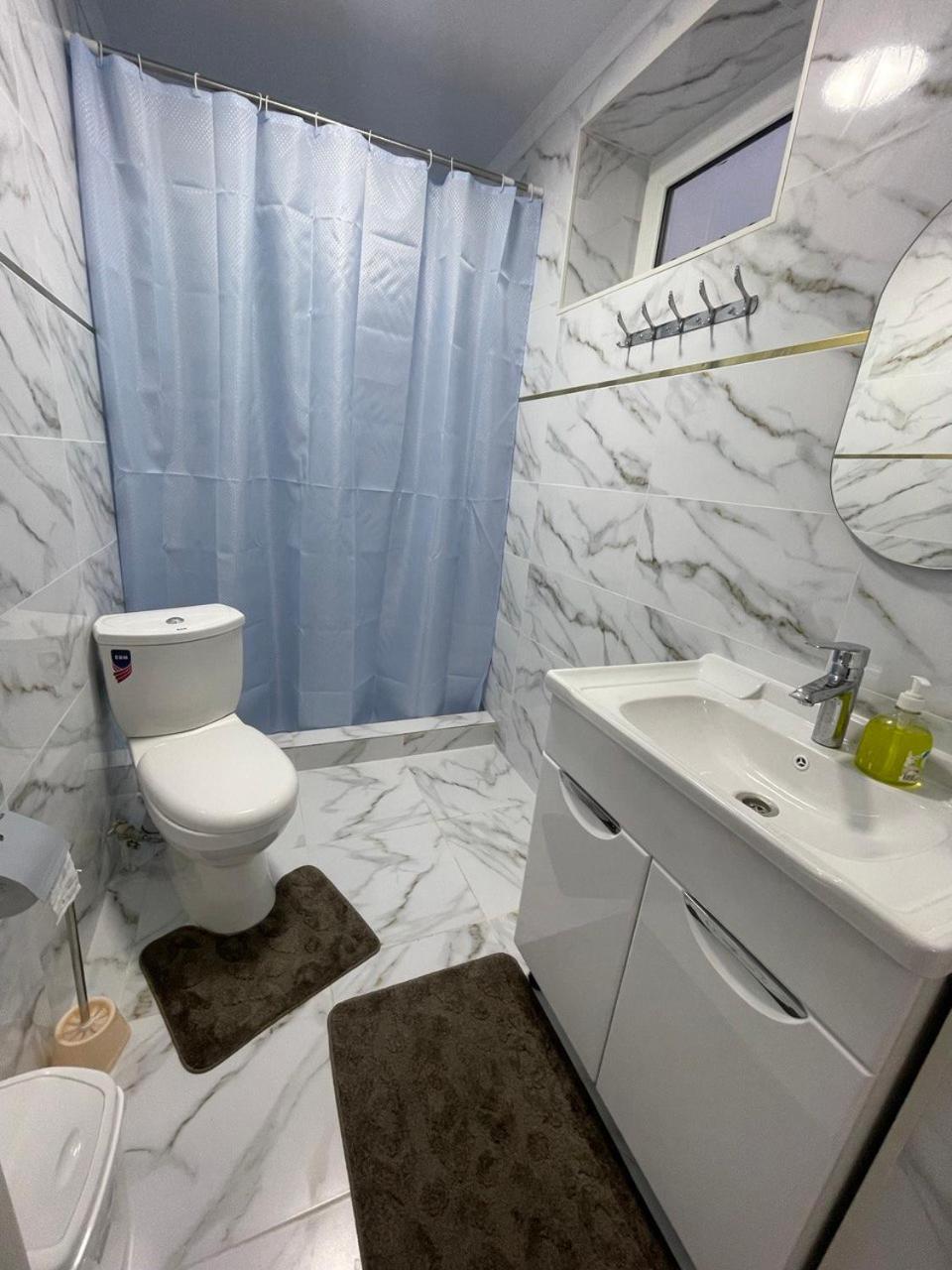 Center Guesthouse Kochkor エクステリア 写真