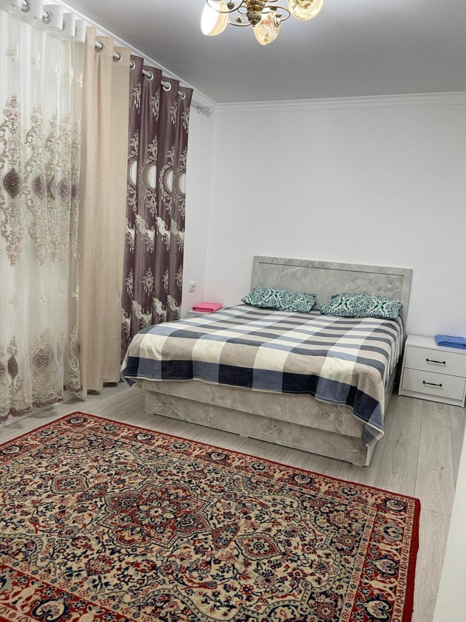 Center Guesthouse Kochkor エクステリア 写真