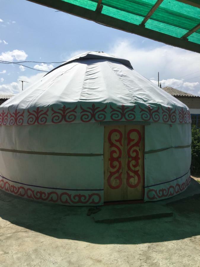 Center Guesthouse Kochkor エクステリア 写真